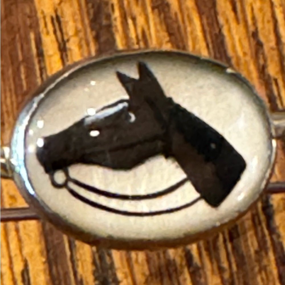 Vintage reverse paint intaglio horse pin and cuff links. - Picture 6 of 8